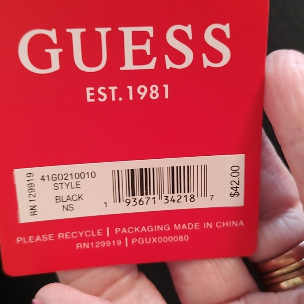 Guess And Flagship Travel Bags - Picture 11 of 11